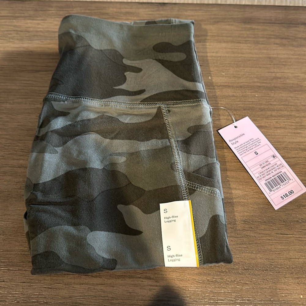 Wild Fable Camo Leggings